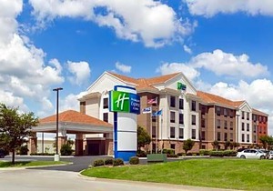 Holiday Inn Express Hotel & Suites Shawnee I-40, an IHG Hotel