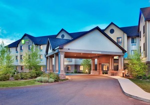 Holiday Inn Express & Suites Bradley Airport