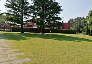 HOLIDAY SIRMIONE B8 Apartment - con piscina fronte lago e parcheggio interno