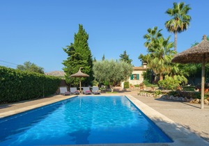 Holiday Villa Within Private Gardens And Pool