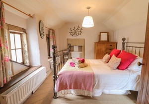 Holly Cottage, WINSTER