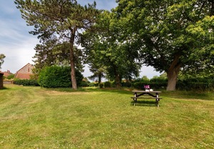 Holme Cottage - Two Bedroom House, Sleeps 4