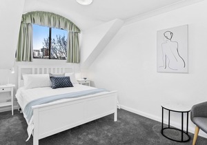 HOLT1 - Crows Nest -Holtermann Street