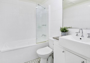 HOLT1 - Crows Nest -Holtermann Street