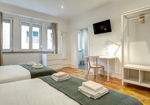Home Out 2E - 5 Bedroom apartment with parking