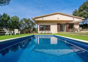 HomeHolidaysRentals Velur