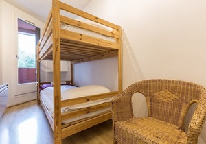 Homely 2 bed apartment in the heart of Chamonix with large terrace facing the Aguille du Midi