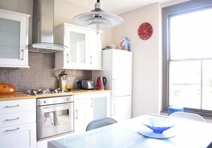 Homely 2-Bed in Vibrant Shepherds Bush