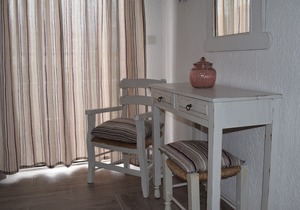 Homely Comfy Cozy Studio in Elounda Crete, The Blue Room, first floor