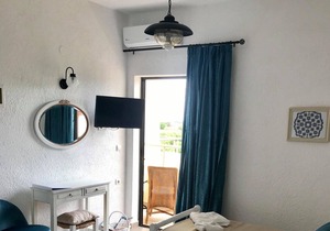 Homely Comfy Cozy Studio in Elounda Crete, The Blue Room, ground floor