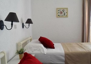 Homely Comfy Cozy Studio in Elounda Crete, The Blue Room, ground floor