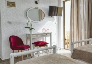 Homely Comfy Cozy Studio in Elounda Crete, The Blue Room, ground floor