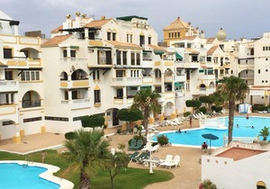 Homerez - 50 m away from the beach! Nice appartement for 3 ppl. with shared pool
