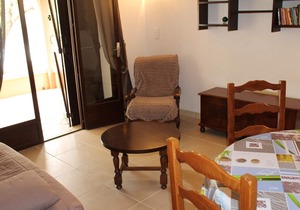 Homerez - Appartement 4 km away from the beach for 2 ppl. with shared pool