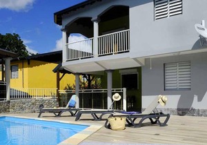 Homerez - Appartement 10 km away from the beach with shared pool and jacuzzi