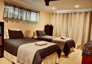 Homestay near by Bond University / Palmer golf course
