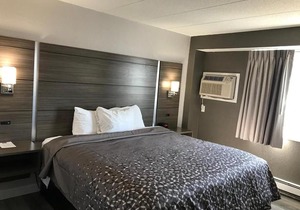 HomeTown Inn