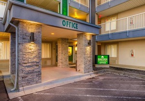 HomeTowne Studios by Red Roof Denver - Airport/Aurora
