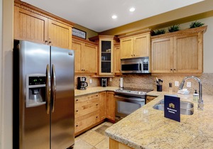 Homey ski-in/out condo with private hot tub & entertainment