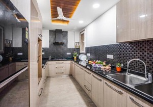Homlee-Pentagon 5 BHK luxurious-Lift-Parking-Saket