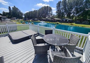 Honey Bee Lodge With Hot Tub