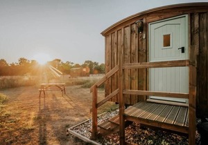 Honeysuckle Farm Hut 1 - Suffolk Farm Holidays