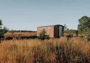 Honeysuckle Farm Hut 1 - Suffolk Farm Holidays