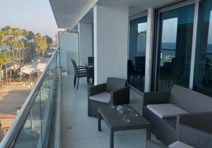 Horizon Luxury Suite at Finikoudes Beach 301