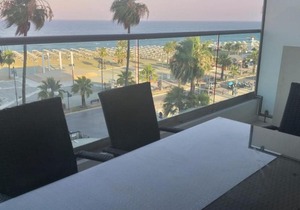 Horizon Luxury Suite at Finikoudes Beach 301