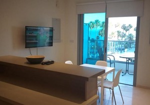 Horizon Luxury Suite at Finikoudes Beach 303