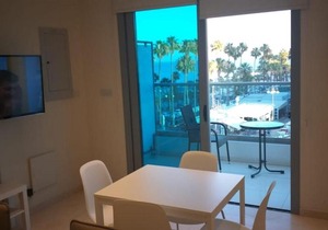 Horizon Luxury Suite at Finikoudes Beach 303