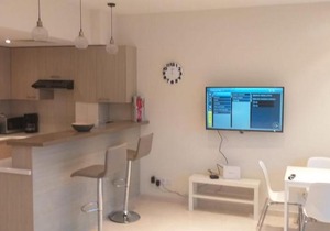 Horizon Luxury Suite at Finikoudes Beach 304
