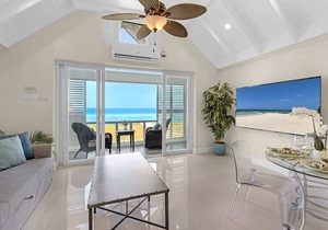Hospitality Expert E22: Beach front, Pool & Chef