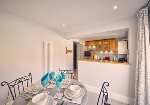 Host & Stay | Roselyn