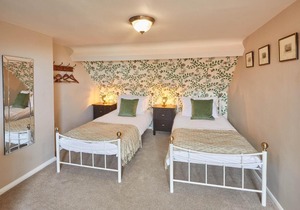 Host & Stay - Adventure House