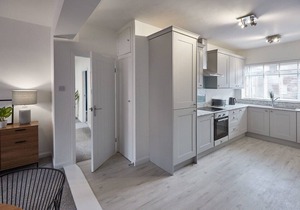 Host & Stay | Endeavour II