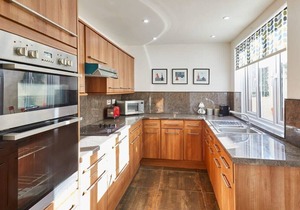 Host & Stay | High Street