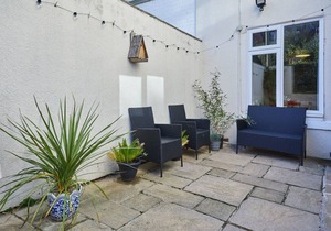 Host & Stay | High Street