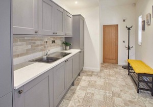 Host & Stay | Lemonade Arch