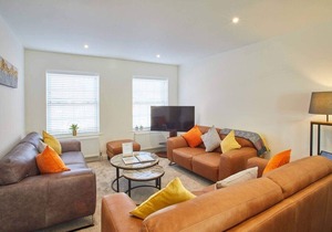 Host & Stay | Lemonade Arch