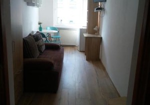 Hostel Tulip - Pokój 2 ze wspólną łazienką i kuchnią