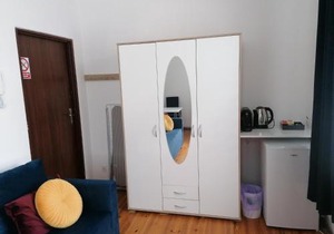 Hostel Tulip - Pokój 5 ze wspólną łazienką i kuchnią