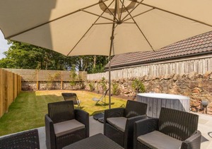 HOT TUB Entire 3 bed, Penthouse, East Lothian Luxury Apartment w/Gdn & Hot Tub