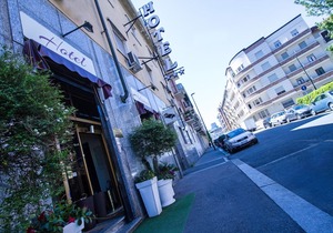 Hotel Adriano