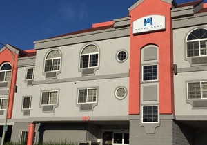 Hotel Aura SFO Airport