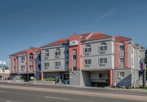 Hotel Aura SFO Airport