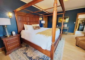Hotel ∙ Barnum Suite GG Barnum Mansion By Heirloom Vacations
