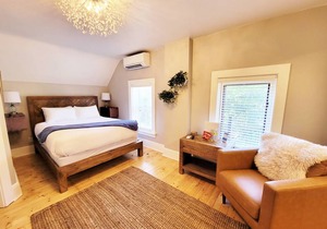Hotel ∙ Captain's Quarters GG Barnum Mansion By Heirloom Vacations