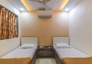 Hotel Nest Inn, Malad