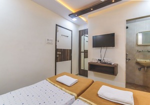 Hotel Nest Inn, Malad